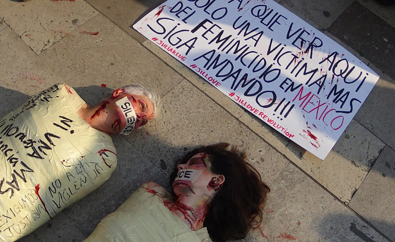 Nada que ver aquí, sólo una víctima más de feminicidio en México. Siga andando!!! 2017. Imagen cortesía de EFE/Jorge Núñez