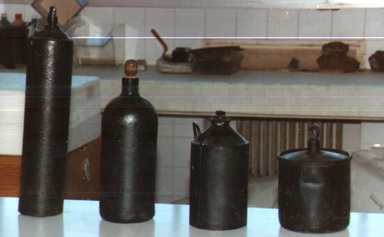 Envases de hierro para envasar mercurio. Museo minero. Minas de Almadén, España. Fotografía: Inés Herrera.